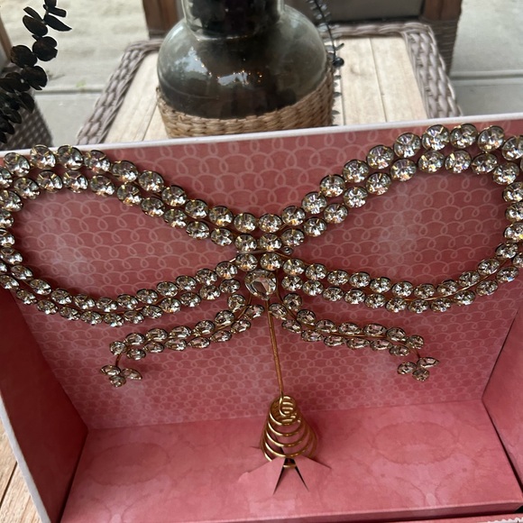 Cupcakes and cashmere bow tree topper - Picture 2 of 2